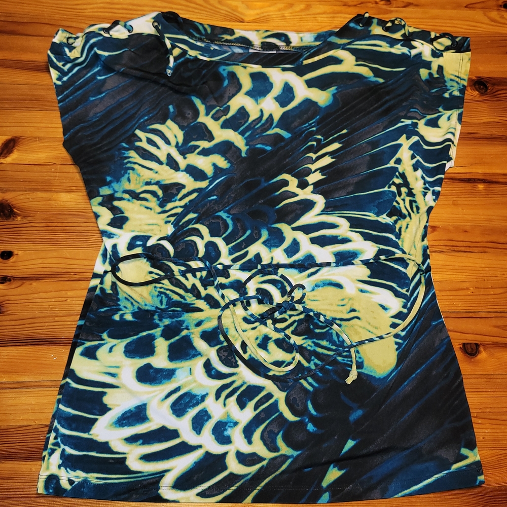 Worthington Blue and Cream Graphic Fitted Cap Sleeve Tee